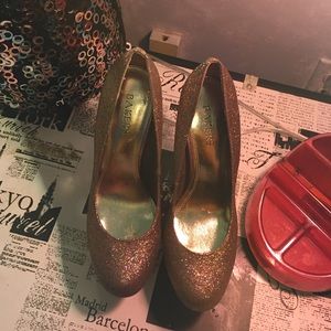 Platform glitter heels