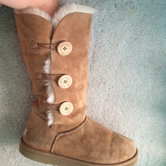 Chestnut colored tall uggs!