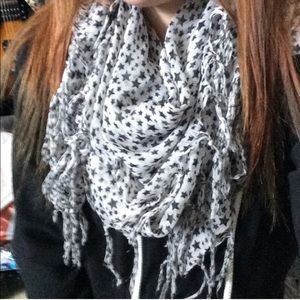 ✨ NWOT frilly star scarf ✨