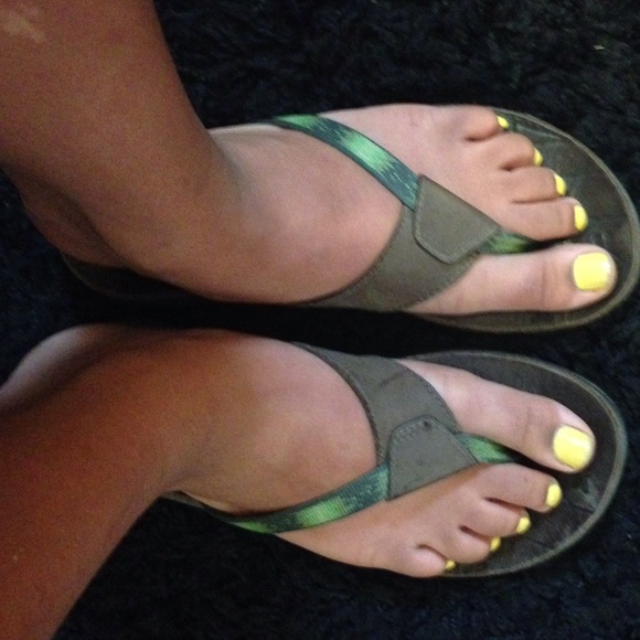 Chaco flip flops !