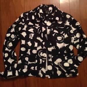 Black and white light weight jacket