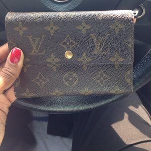 LV Papier Wallet