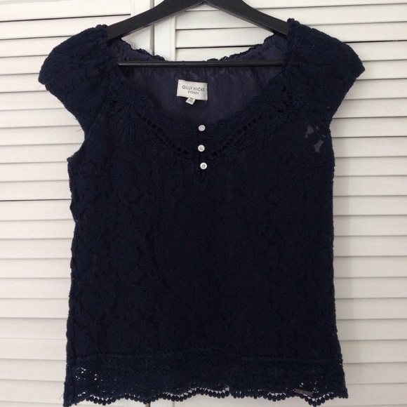 Gully Hicks top