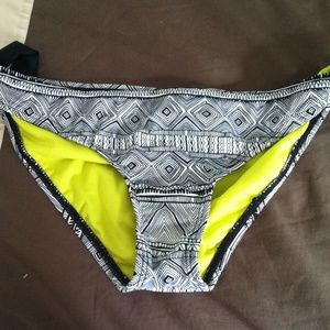 NWOT Hurley bathingsuit bottoms