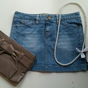 Cute mini skirt !