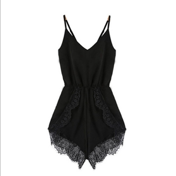 BLACK LACE ROMPER MEDIUM