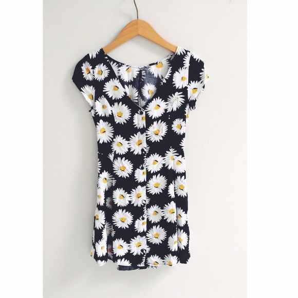 Dresses & Skirts - Daisy Skater Dress