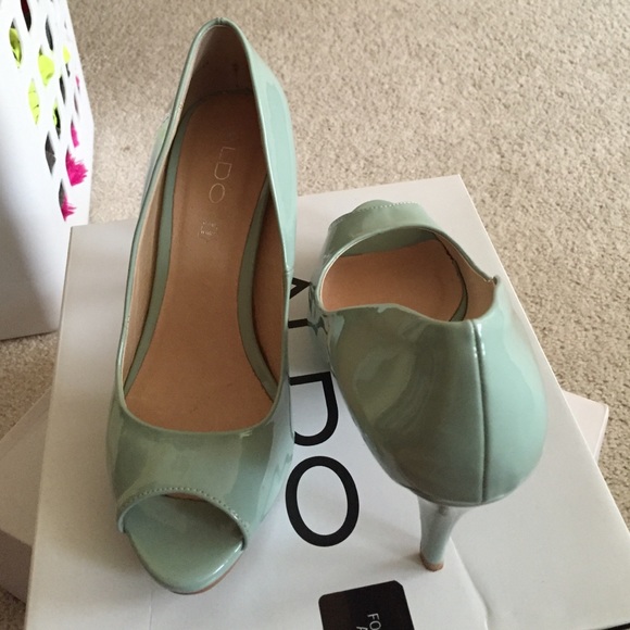 High heels - Picture 2 of 3