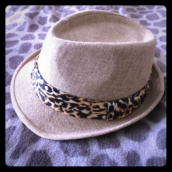 Arden b beach hat