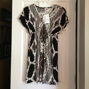 NWT Swimsuit Coverup ~ 👙👒🌞💞 ~ New never Worn