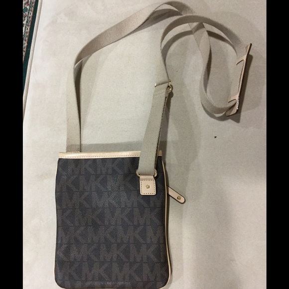 SOLD LOCALLY **MK brown cross body ( 75 elsewhere - Picture 2 of 4