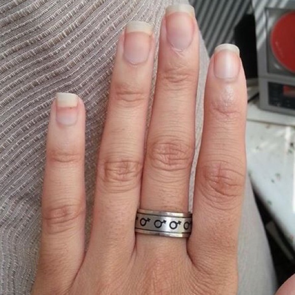VENUS GIRL RING - Picture 2 of 2