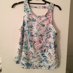 Lovers + Friends size small top in print