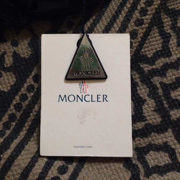 MONCLER VEST ADDITIONAL PICS - Picture 3 of 4