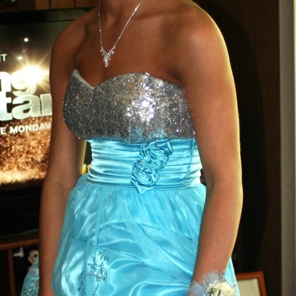 Prom Dress!!! - Picture 2 of 4