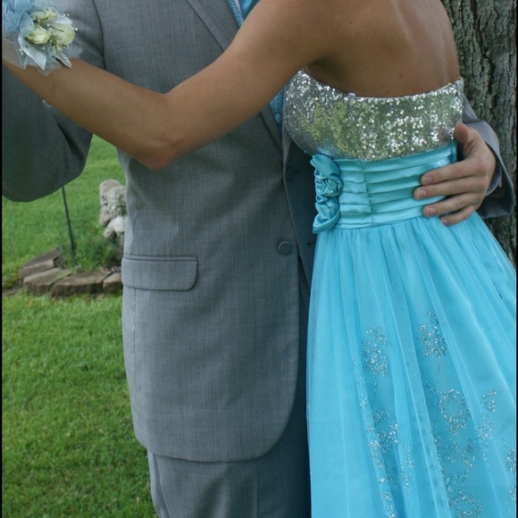 Prom Dress!!! - Picture 3 of 4
