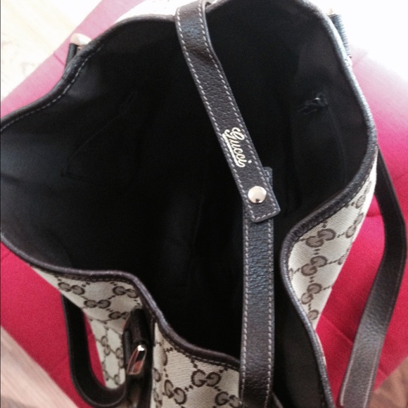 Gucci authentic handbag - Picture 2 of 3