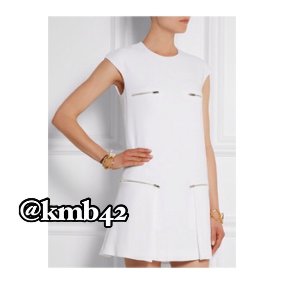 Dresses & Skirts - Host Pick! Chic Shift Dress
