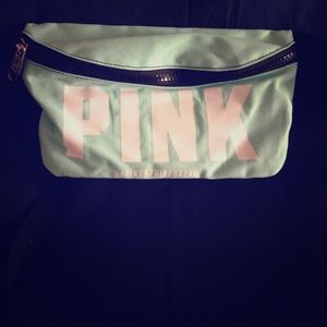 Brand new in package vs pink fanny pack❤️❤️