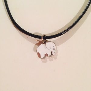Ivory Ella choker🐘