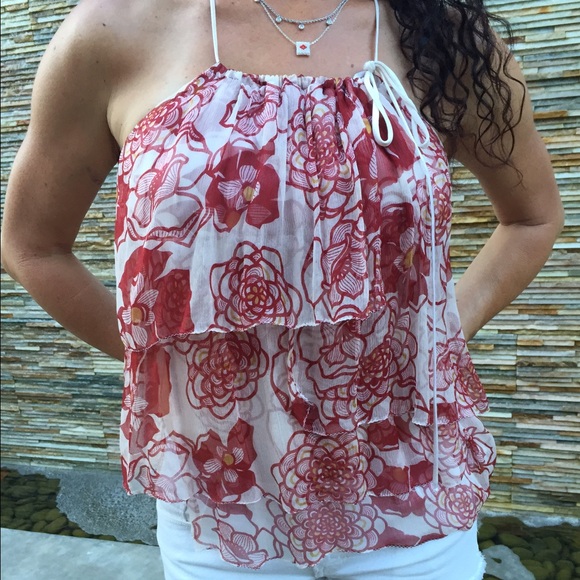 Poleci Tops - Adorable ruffle top