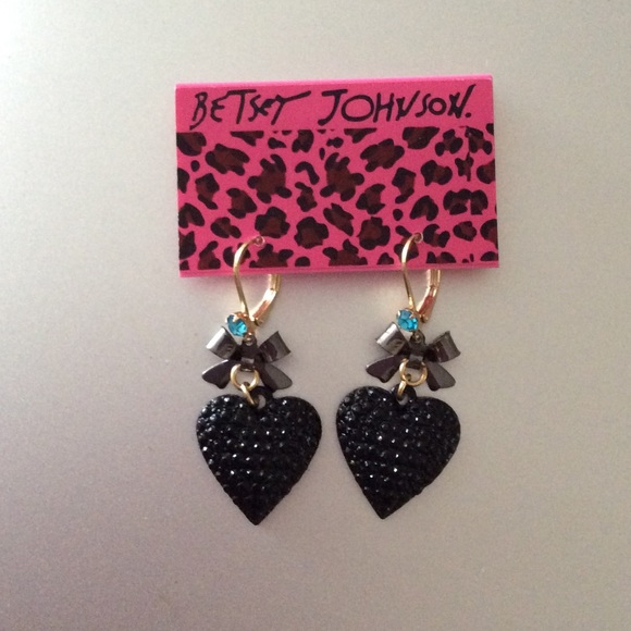 Betsey Johnson Jewelry - ❤︎NWT Betsey Johnson drop earrings heart bow❤︎