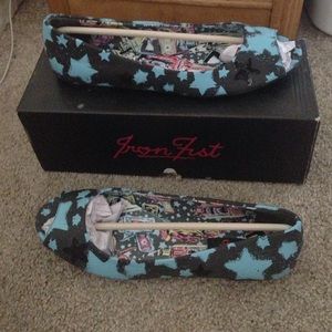 Black and blue star flats