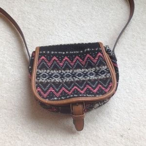 American eagle cross over purse