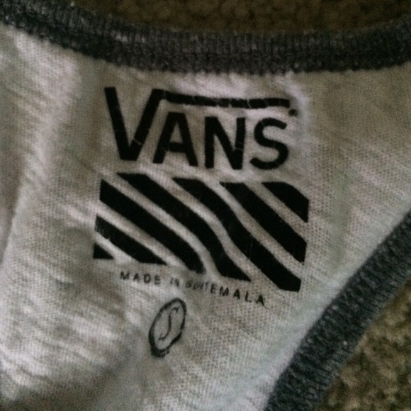 VANS WHITE RACERBACK TANK WITH FLORAL POCKET 🎀🎀 - Picture 3 of 4