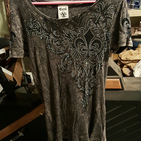 Very cute gray shirt