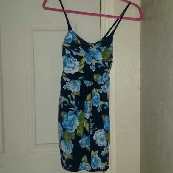 Abercrombie & Fitch Dresses & Skirts - Casual floral dress