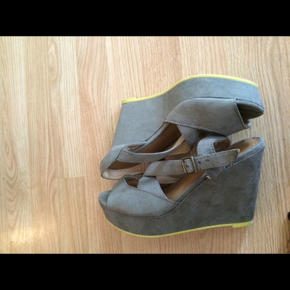 SOLD! - Picture 3 of 3