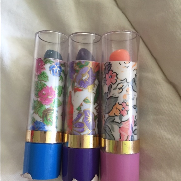 Hot Topic Other - Adorable vintage lipsticks