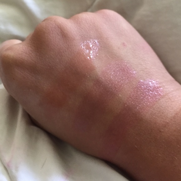 Adorable vintage lipsticks - Picture 2 of 2