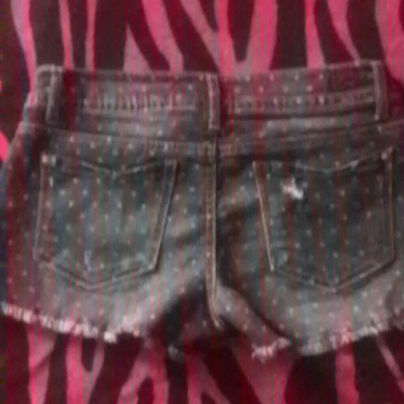 Denim shorty shorts with little white flowers - Picture 2 of 3