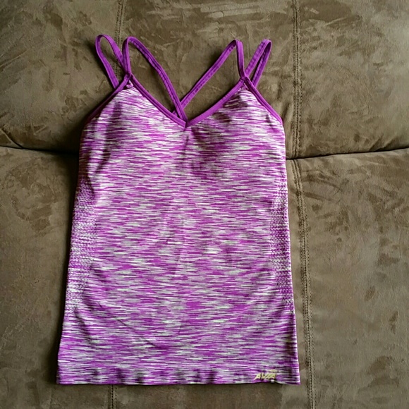 Avia Workout top with built in bra!