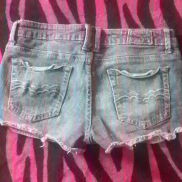 Very cute short cutoffs with camo pockets ... - Picture 3 of 4