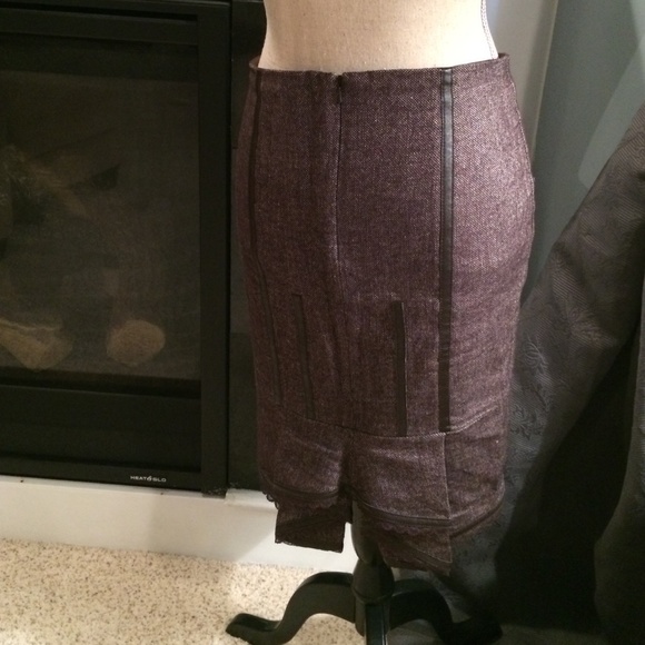 The cutest brown pencil skirt