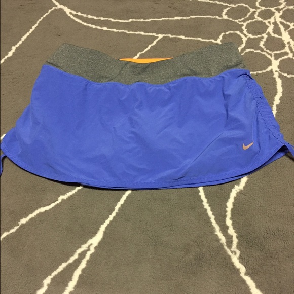 Euc Nike skort! Medium!