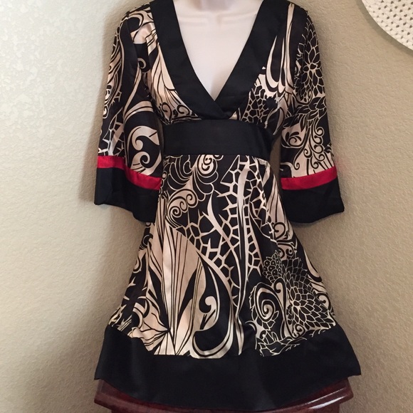 Gorgeous satin kimono mini dress😍