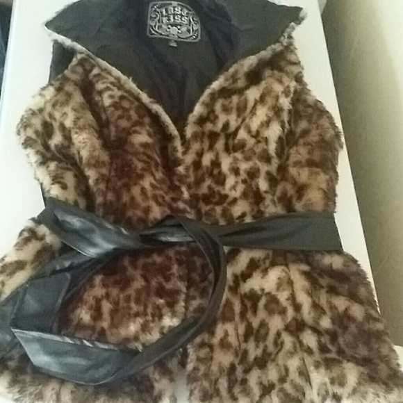 Faux fur sleeveless vest