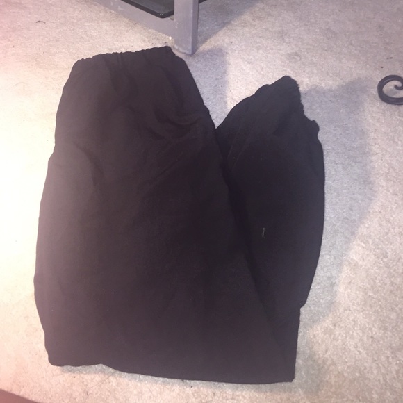 Pants with elastic ankle
