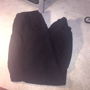 Pants with elastic ankle