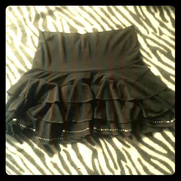 Very cute shortly short salsa looking skirt!
