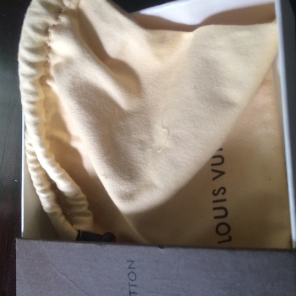 Louis Vuitton Damier Azur Belt - Picture 2 of 4