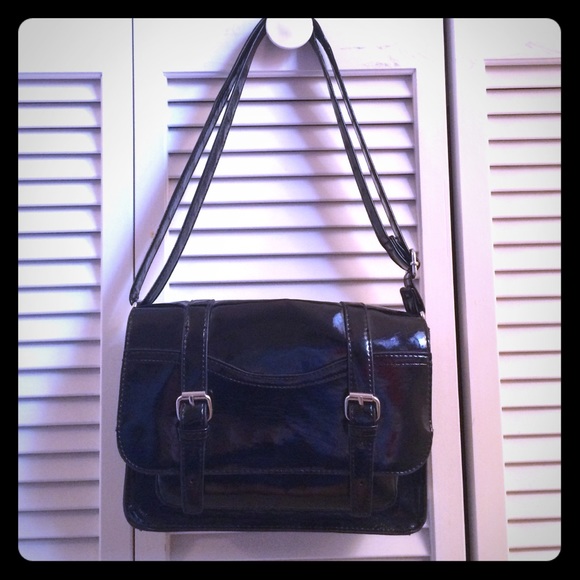 Shiny black handbag 💼👠💁🏼