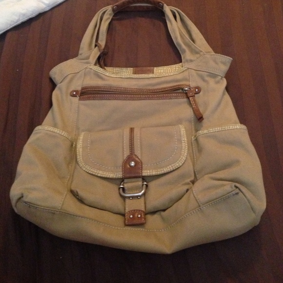 🎉🎉🎉 one hour only $20 Fossil purse - Picture 1 of 3