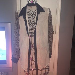 Color blocked cheetah print shirt