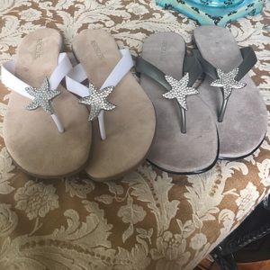 2 pairs of aerosoles