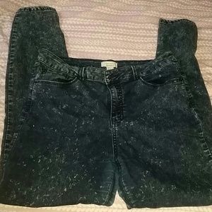 Dark wash skinny jeans